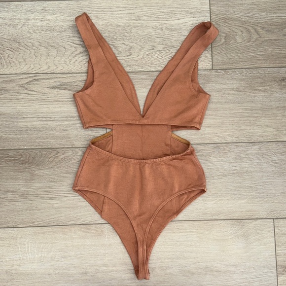 NBD Stormi Bodysuit - Picture 5 of 5